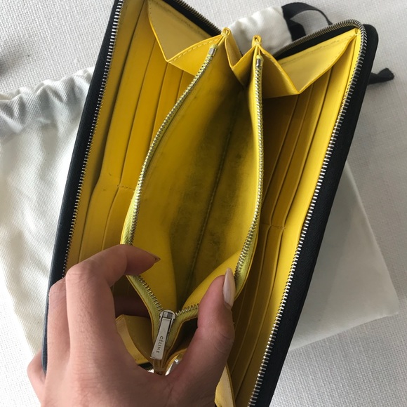 Celine calfskin large lip around multifunction - Picture 5 of 8